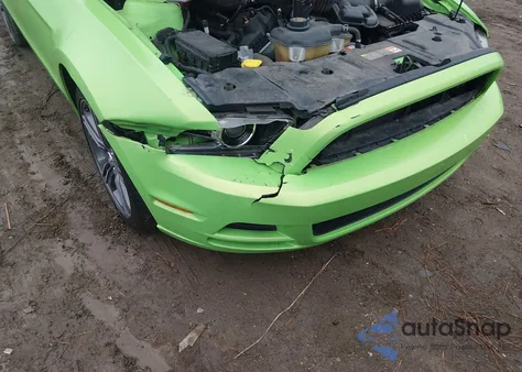 2013 Ford Mustang V6 Premium z USA, uszkodzony, nr VIN 1ZVBP8AM0D5263292